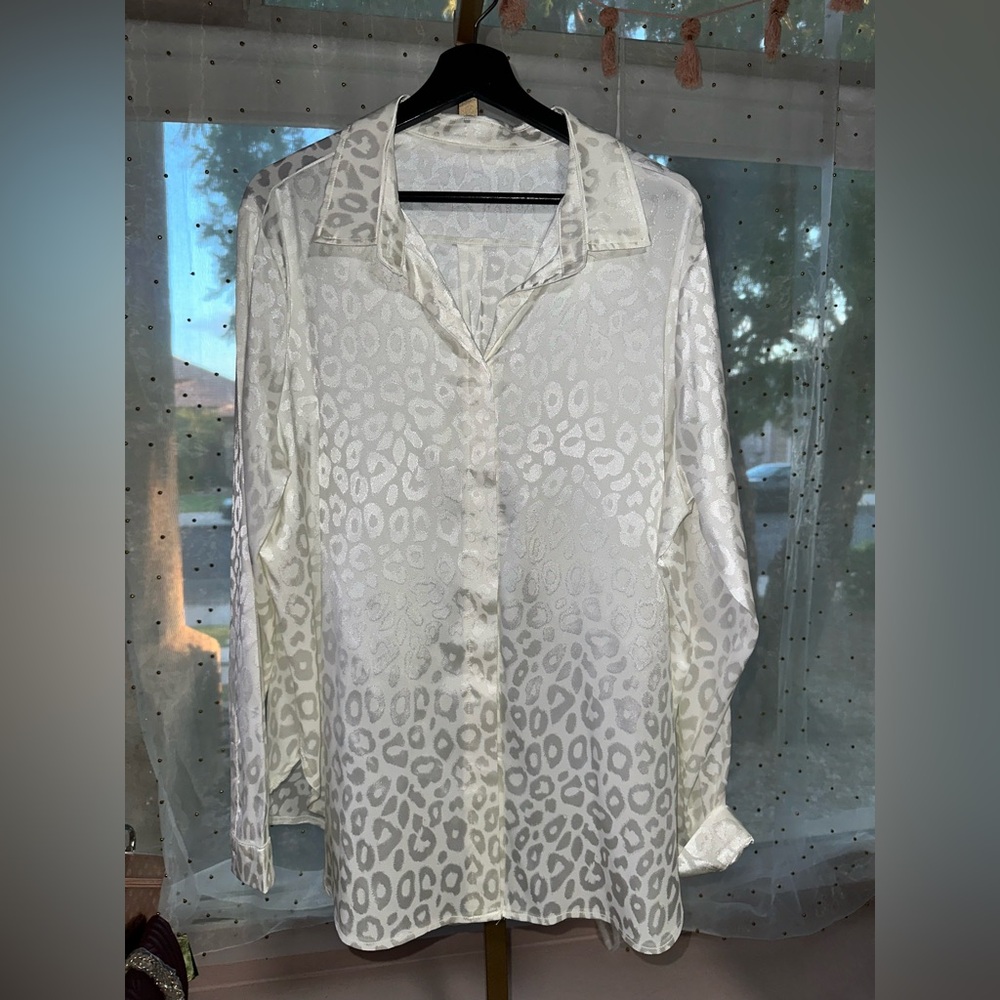 NWOT Elegant White Leopard Print Blouse